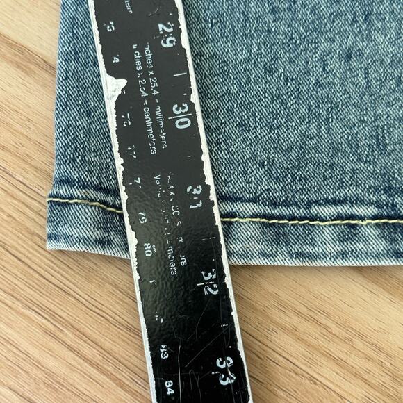 True Religion Women's Denim Joey Midrise Mellow Light Wash Jeans Size 32 - Picture 9 of 14